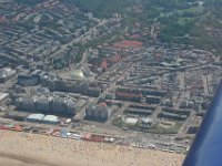 IMG 2157  druk op het strand van Scheveningen