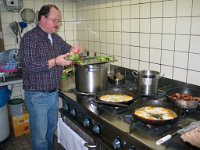 IMG 0050  in de keuken wordt alweer hard gewerkt aan het ontbijt